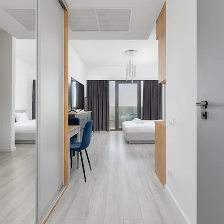 Hanza Tower 738 By Bookinghost Apartamento