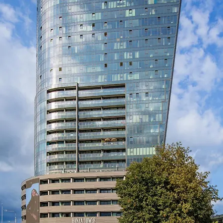 Hanza Tower 738 By Bookinghost Στσέτσιν