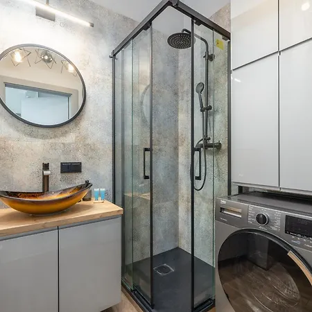 Hanza Tower 738 By Bookinghost Apartamento *