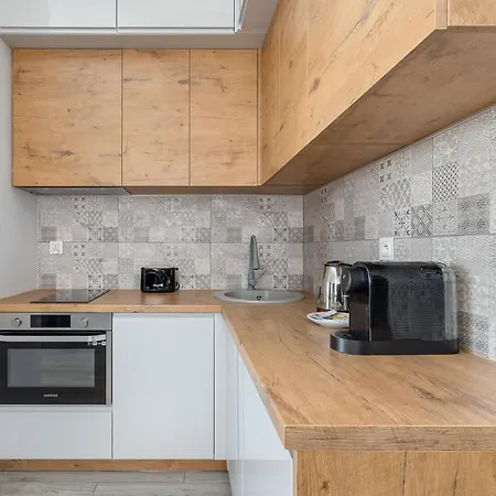 Hanza Tower 738 By Bookinghost Apartamento