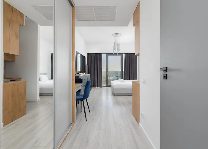 Hanza Tower 738 By Bookinghost Apartamento