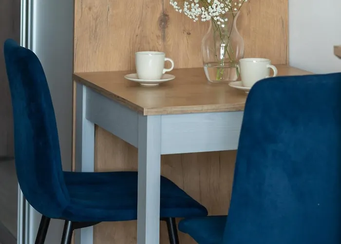 Hanza Tower 738 By Bookinghost *