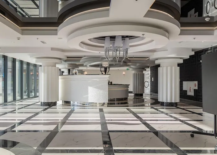 Hanza Tower 738 By Bookinghost Apartamento